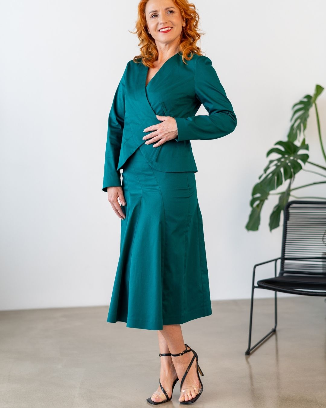 ERIC & ARIEL - elegantný kostým "RôZNE FARBY"