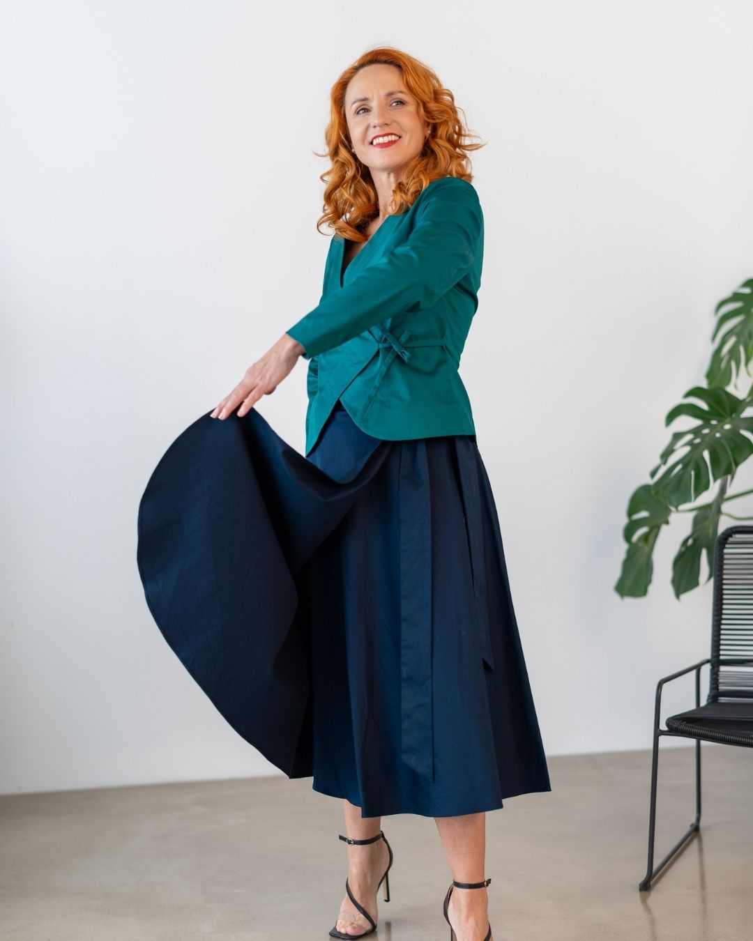 ERIC & VIOLA - elegantný kostým "RôZNE FARBY"