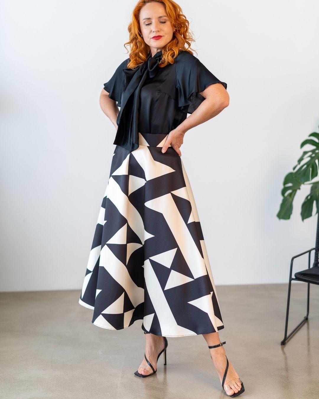 DAPHNE - exkluzívna sukňa "black geometry"