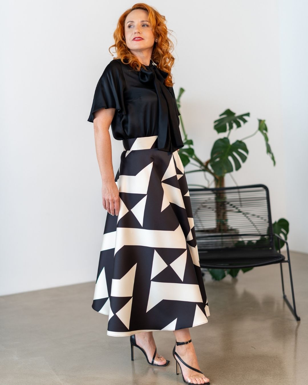 DAPHNE - exkluzívna sukňa "black geometry" - Image 5