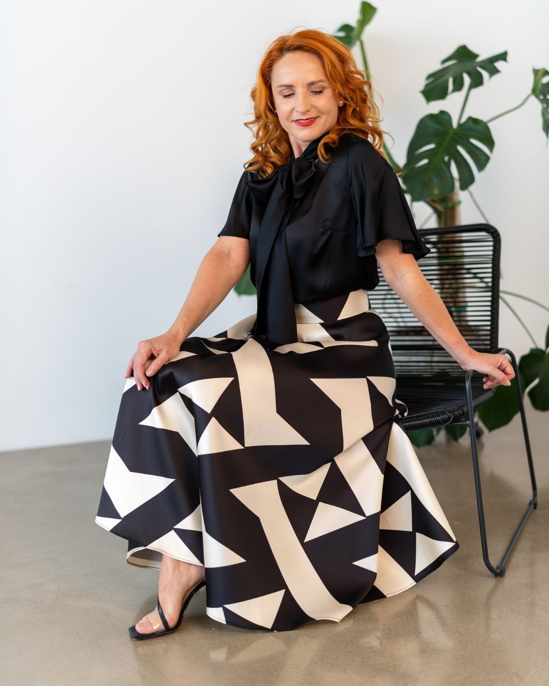 DAPHNE - exkluzívna sukňa "black geometry" - Image 3